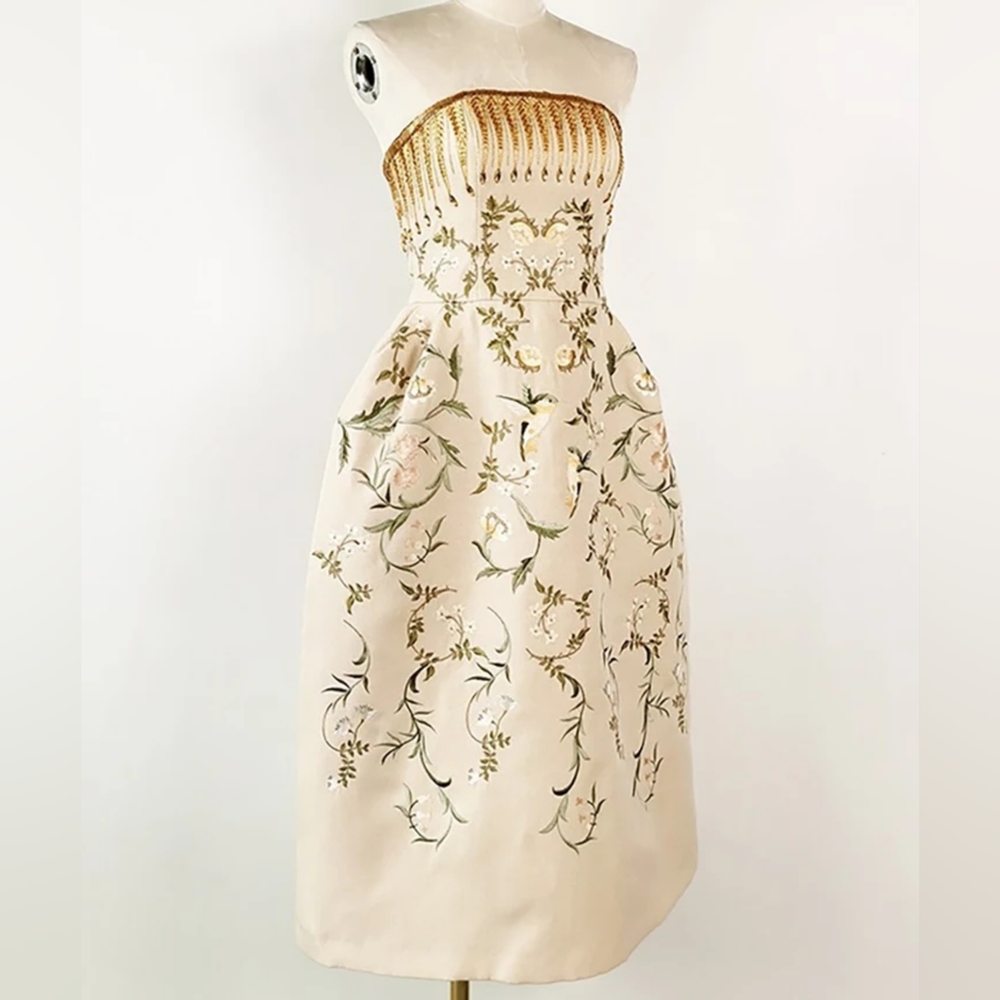 Runway Embroidered Top Midi Dress Strapless - Picture 4 of 12